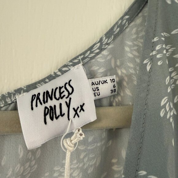 Princess Polly Louie Romper in Sage US 6 - Picture 3 of 3